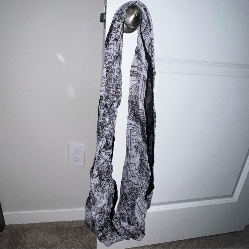 Assorted Scarves Collection - Picture 11 of 16